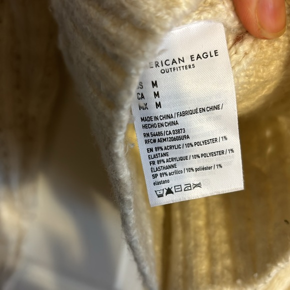 AE Cable knit Cardigan - Picture 6 of 6